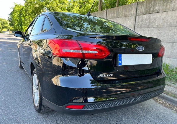 Ford Focus cena 39900 przebieg: 131000, rok produkcji 2018 z Warszawa małe 562